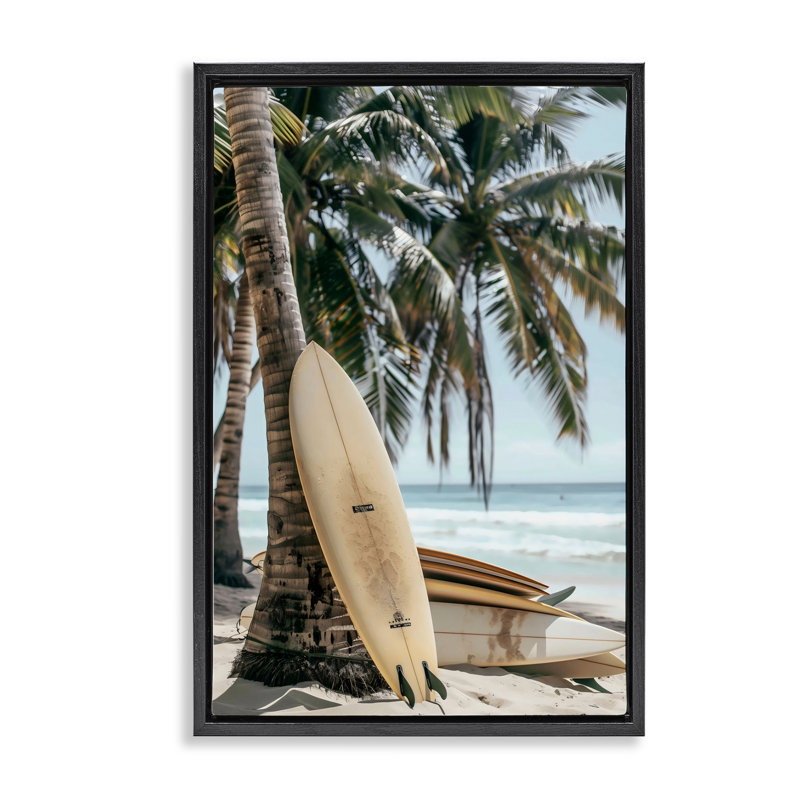 Planches de surf empilées et cadre flottant palmier, design par LSR Design Studio, Cadre flottant noir de jais