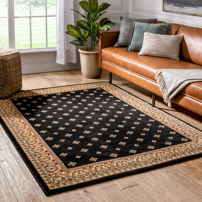 Tapis oriental noir Desborough