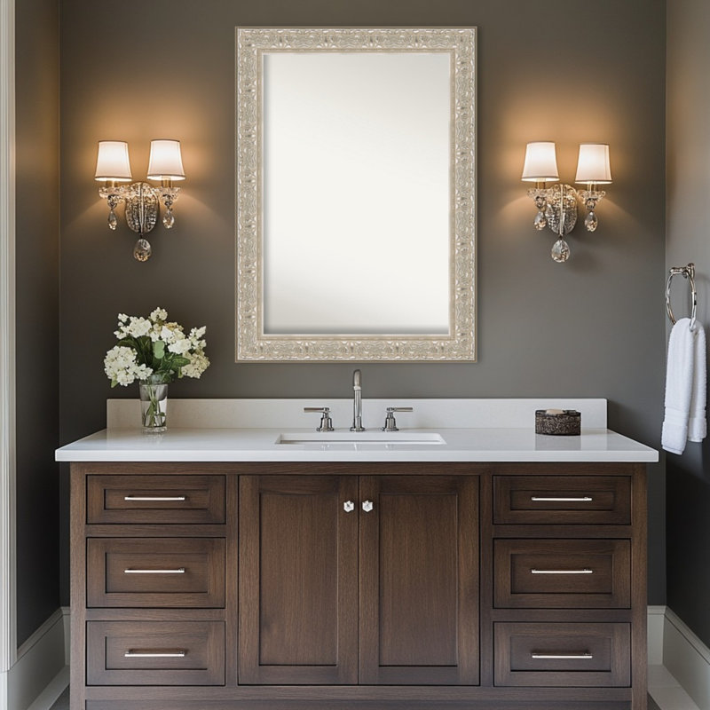 Miroir de salle de bain mural Luxe, 30,75 po x 42,75 po, Crème argent