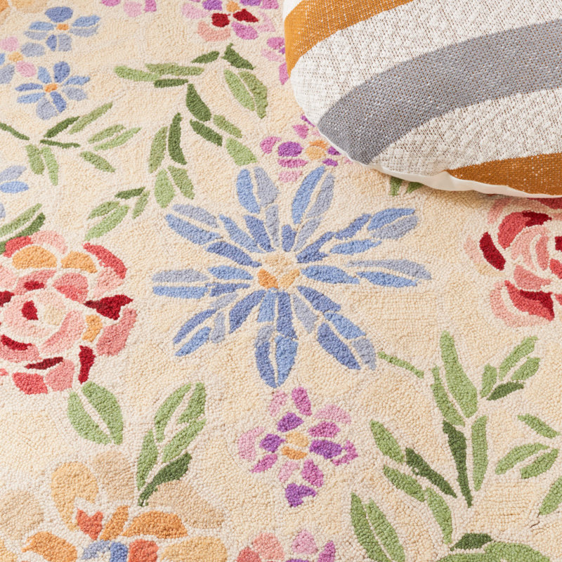 Tapis floral en laine crocheté à la main Papillon, Ovale 4 pi 6 po x 6 pi 6 po