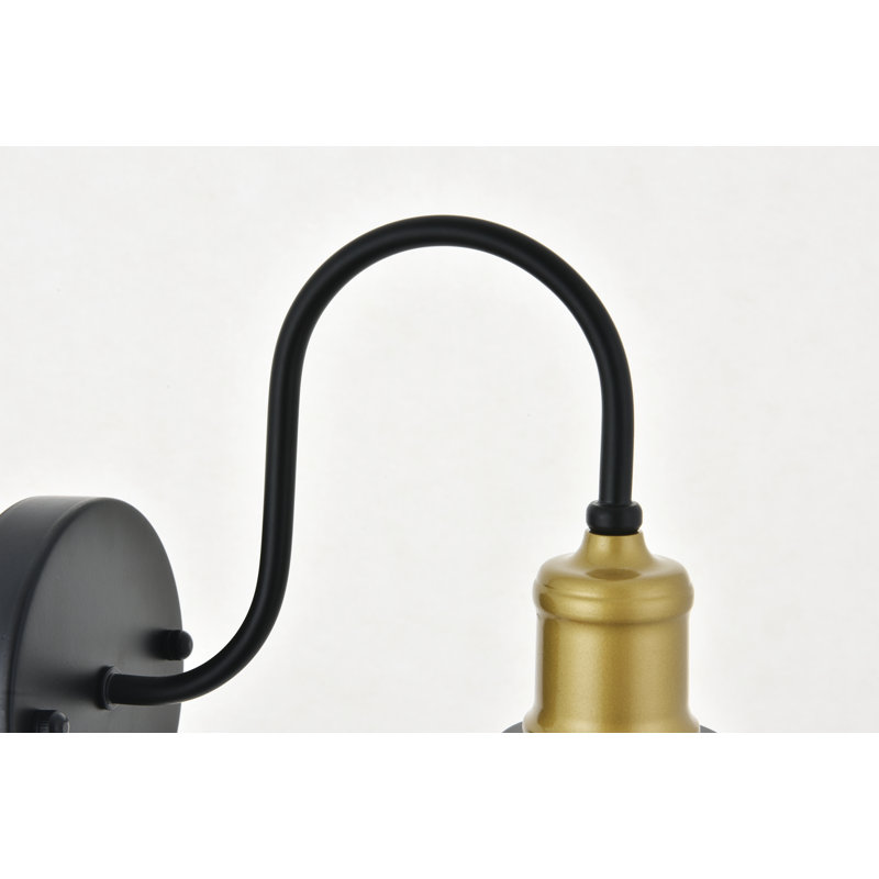 Helotes Armed Sconce, Brass/Black