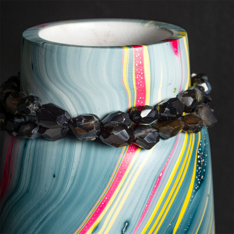 Vase en cristal, Noir / brun