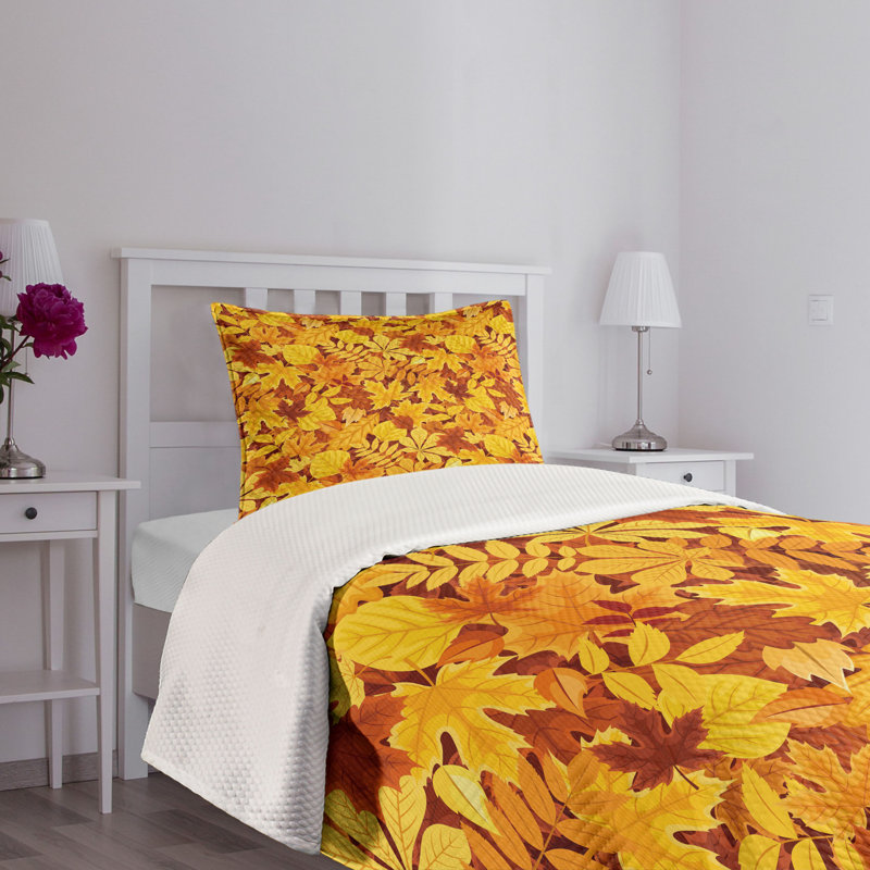 Twin White and Yellow Quilted Bedspread Set