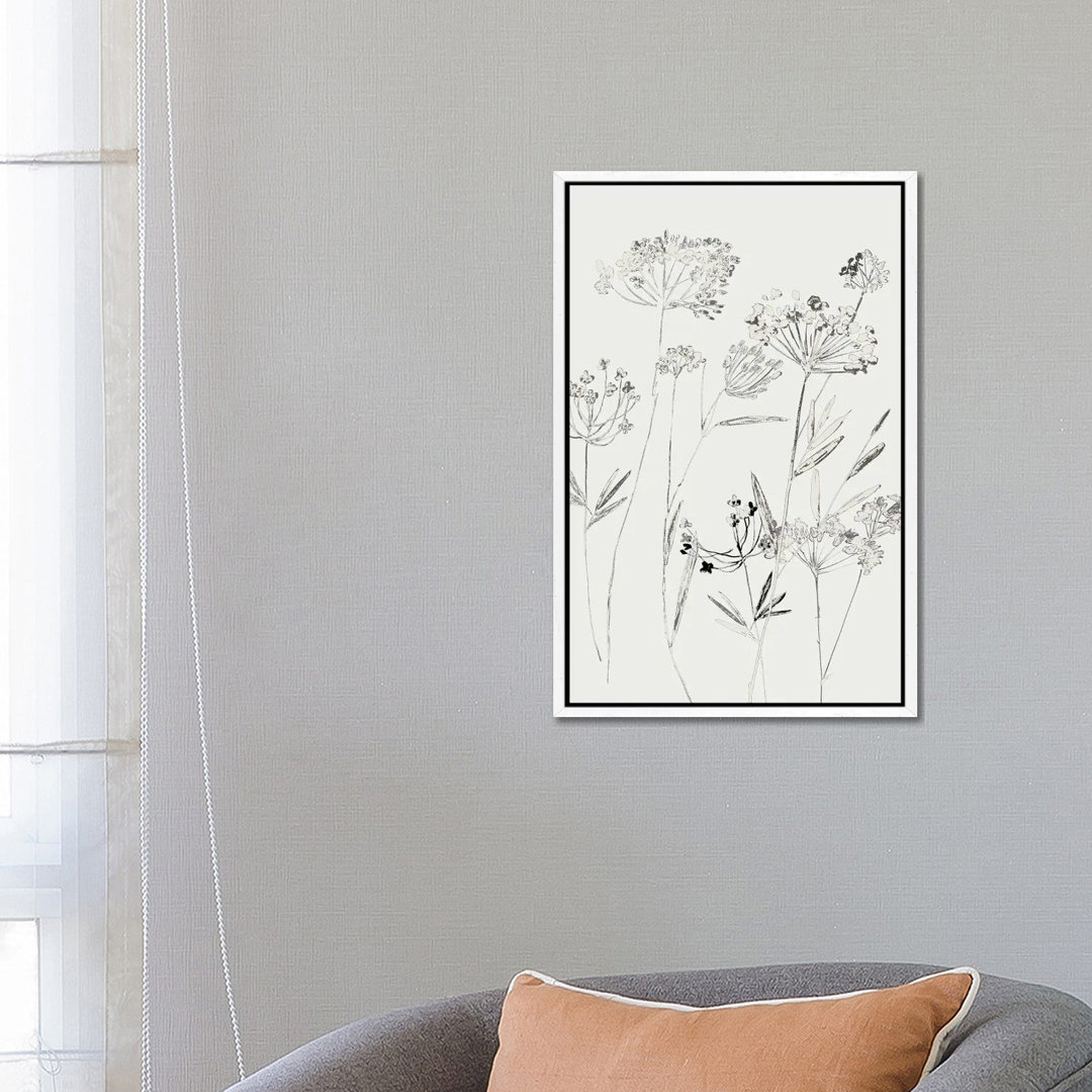 White Delicate II von Asia Jensen - Galerie-verpackte Leinwand Giclée auf Leinwand