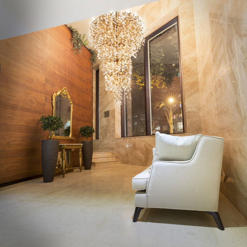 Lustre suspendu en cristal Shiro-Noda, Transparent / topaze clair, H 56 po x l 38 po x P 38 po, Laiton brossé