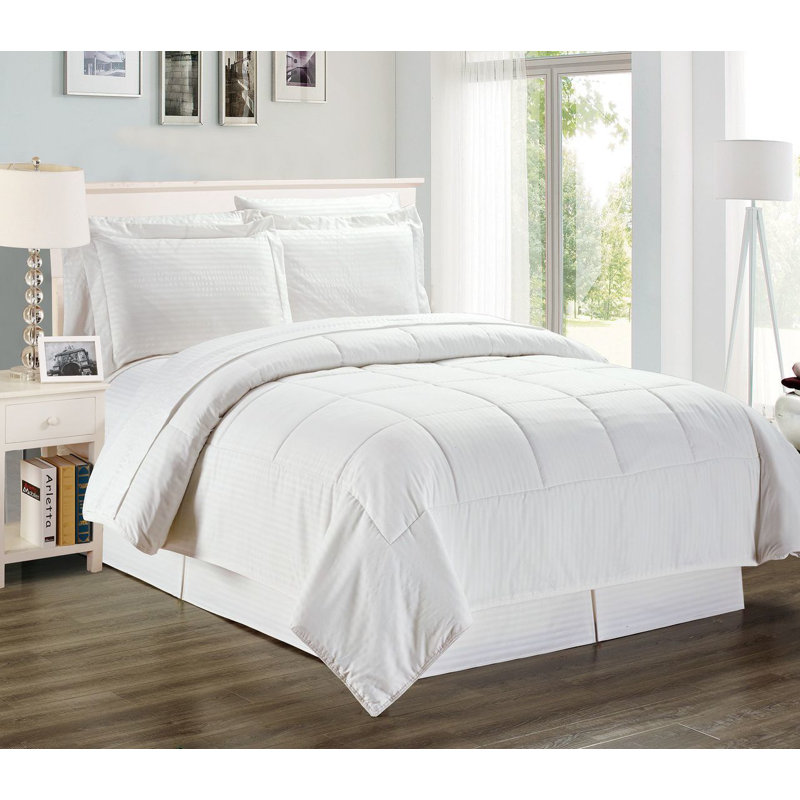 Ensemble d'édredon réversible doux et infroissable Aria, Blanc, Édredon très grand + 7 articles supplémentaires