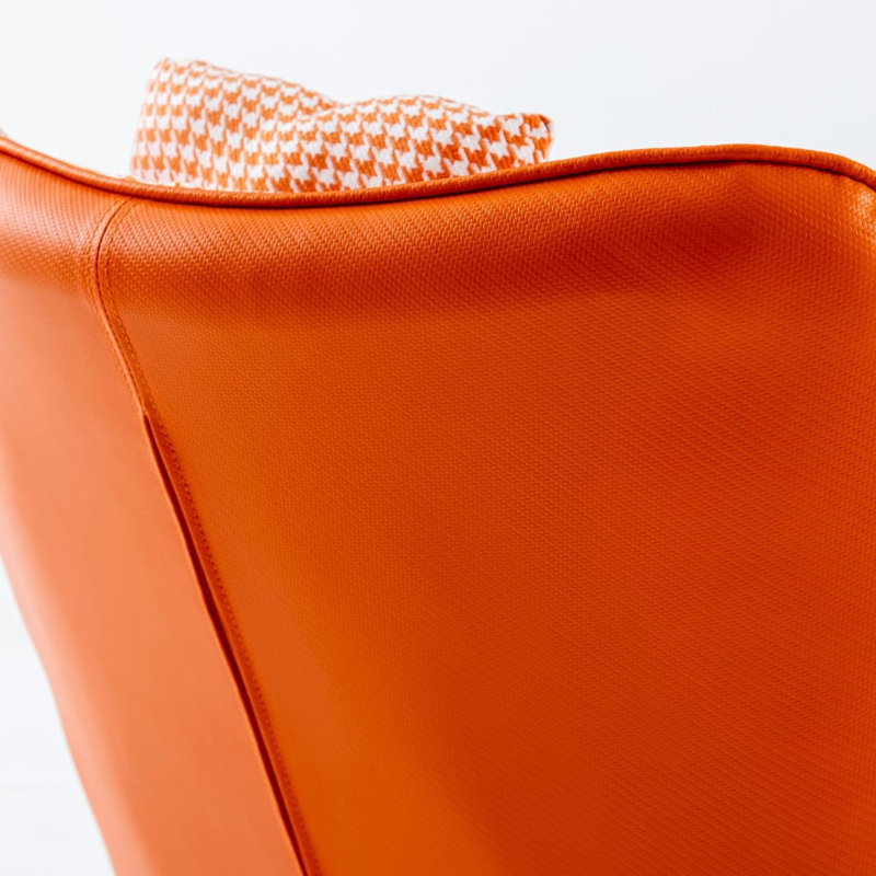 Fauteuil capitonné de 25,6 po Margrate, Cuir orange