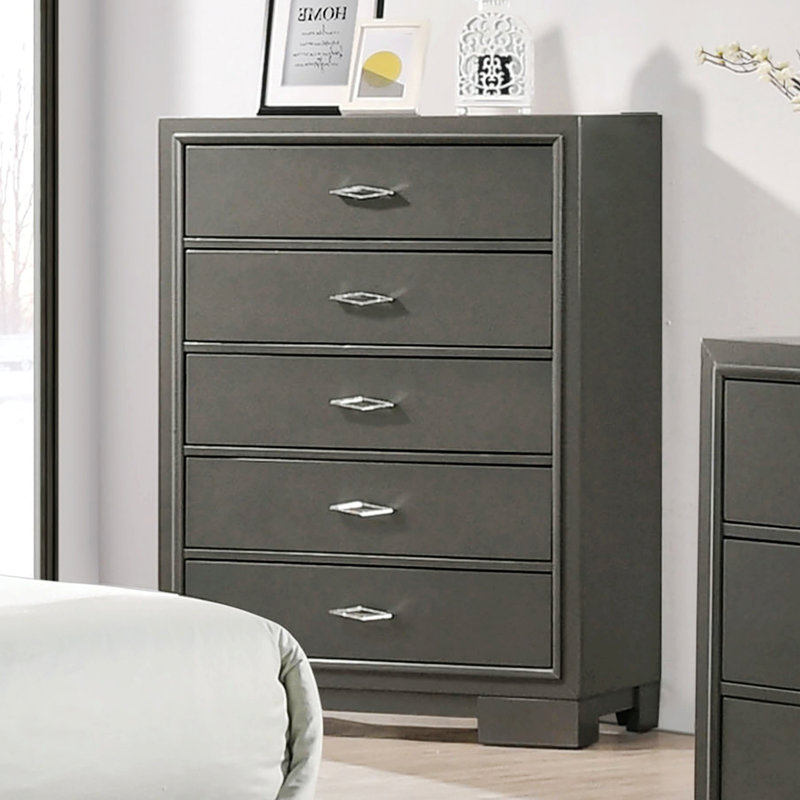 Commode de chambre à coucher, commode verticale de style contemporain avec cinq tiroirs et poignées en acrylique