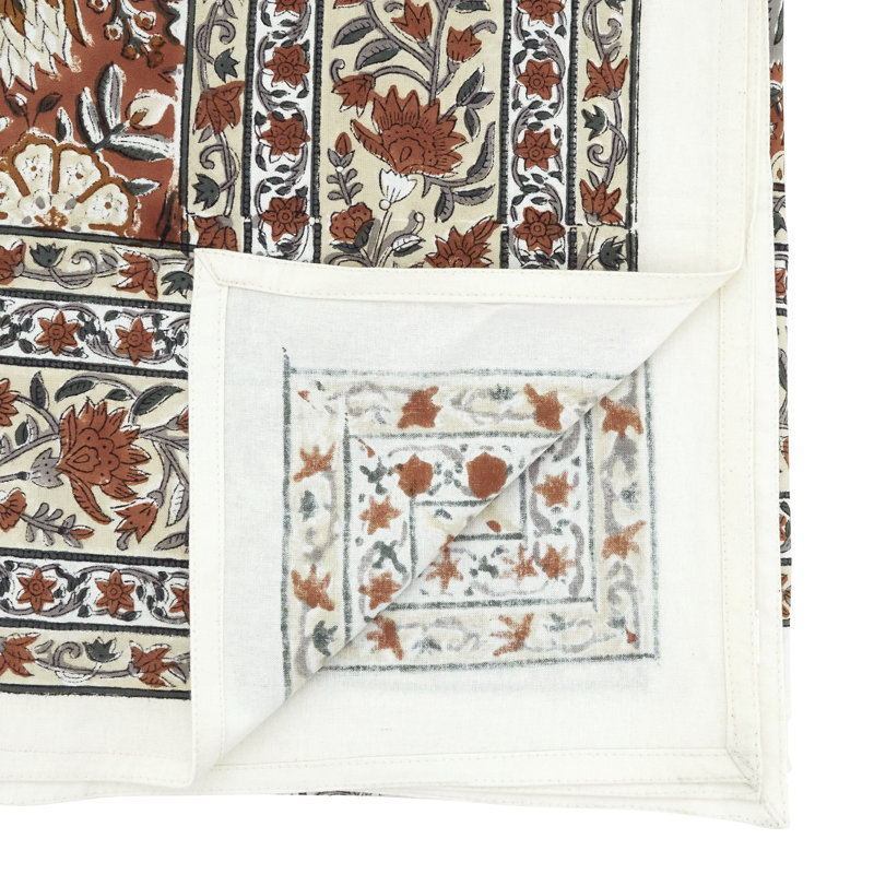 Nappe à motif floral Timeless, 70 po x 70 po