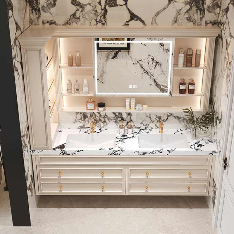 Eaker, Beige