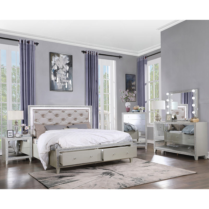 Table de chevet glamour avec façade en miroir et deux tiroirs pour un espace de sommeil luxueux et organisé