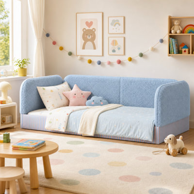 Lit simple au sol avec tête de lit et accoudoirs rembourrés, base de lit en peluche au design doux et sécuritaire, lit plateforme à profil bas avec côtés de protection