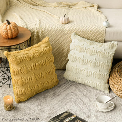 Housses de coussin décoratives automnales jaune caramel et beige, 45 x 45 cm, douces et moelleuses, en fausse fourrure jacquard, pour canapé ou fauteuil (lot de 4).