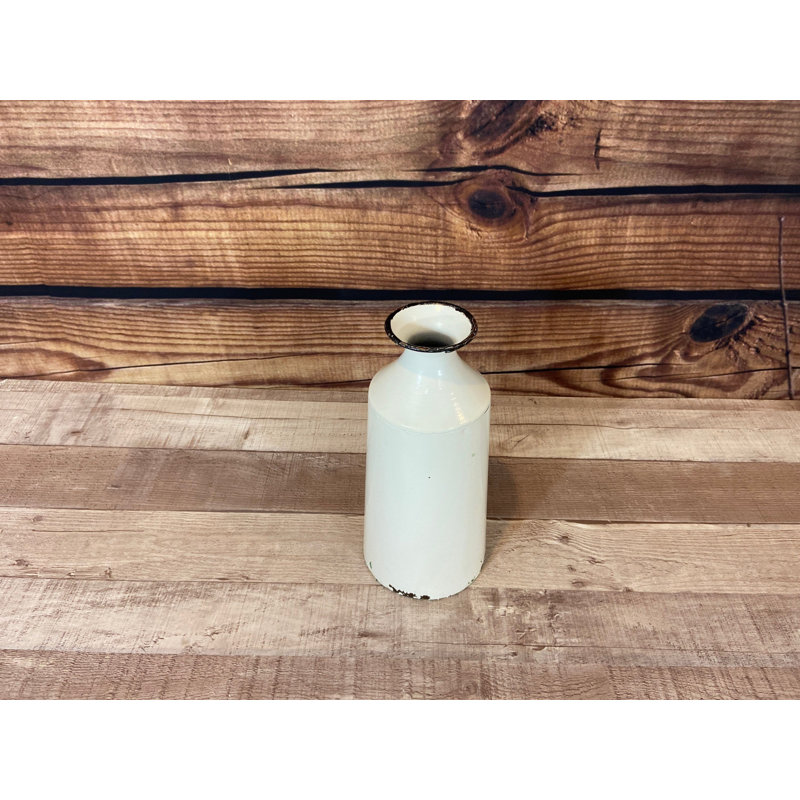 Hajerah Metal Table Vase