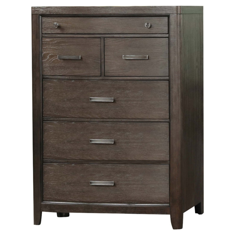 Commode à six tiroirs avec finition brun antique et fond doublé de cèdre, parfaite pour le rangement organisé et l'élégance intemporelle.
