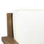 Fauteuil club à coussin avec structure en bois lisse et revêtement crème