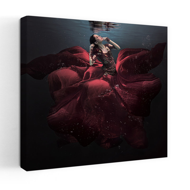 «Flowing Red Serenity Dramatic Elegant Ethereal», reproduction d'art murale, 18" H x 18" W