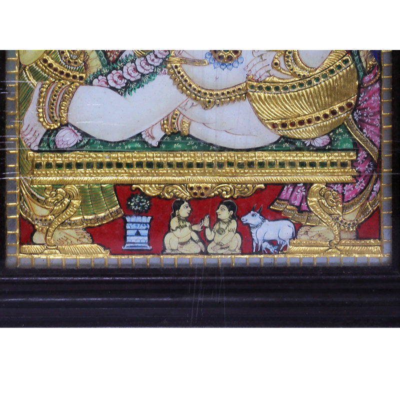 «Lord Butter» par Krishna Tanjore | Couleurs traditionnelles avec cadre en or 24 carats et cadre