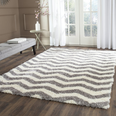 Sgm-Amhold Shag Performance Chevron Rug