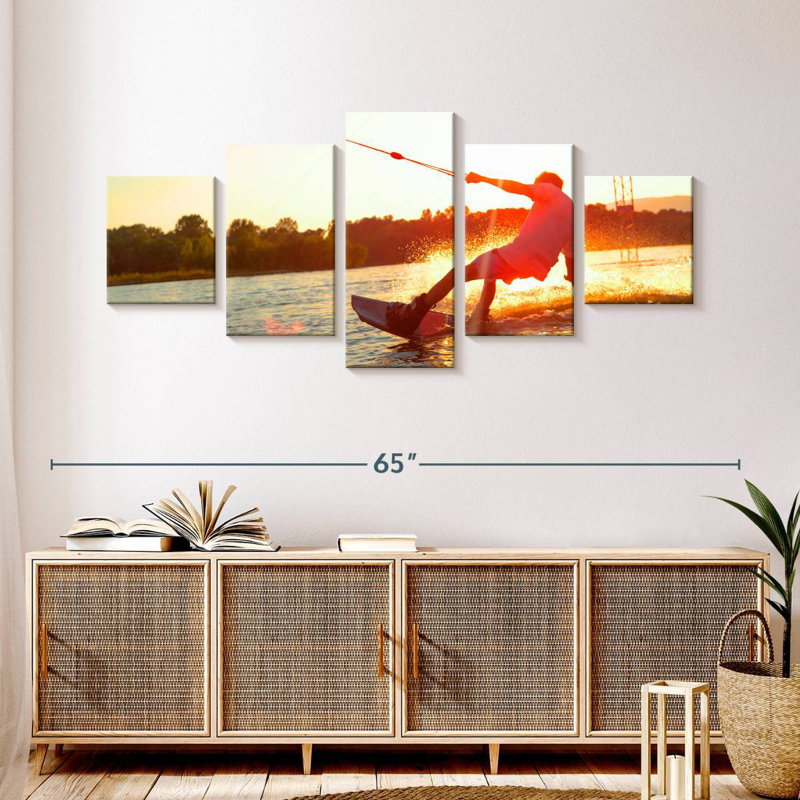 Planche à voile au coucher du soleil, H 24 po x l 55 po