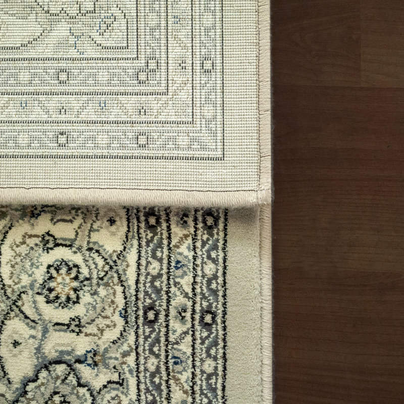 Attell Oriental Indoor Rug, Rectangle 2' x 3'11"