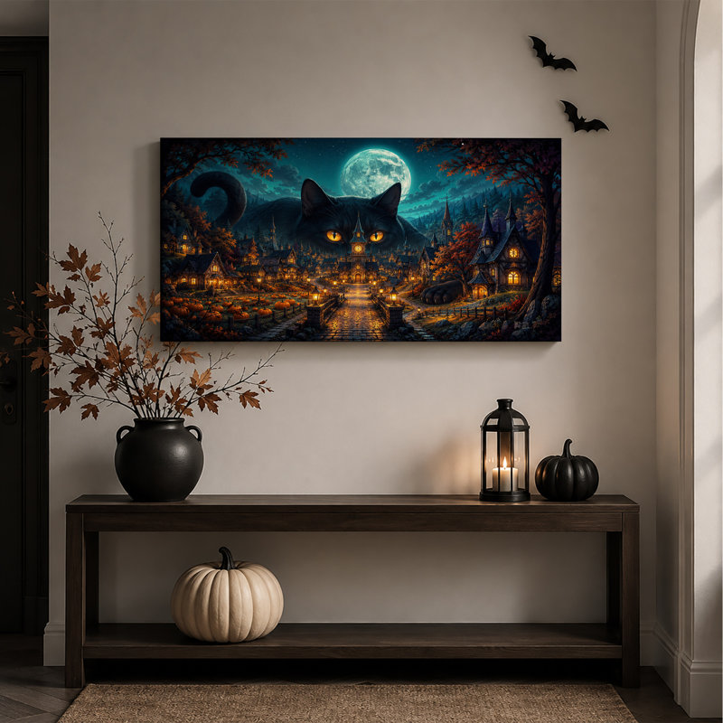 Chat noir géant au-dessus d'un village fantastique au clair de lune - Toile murale d'Halloween, L 32 po x H 16 po