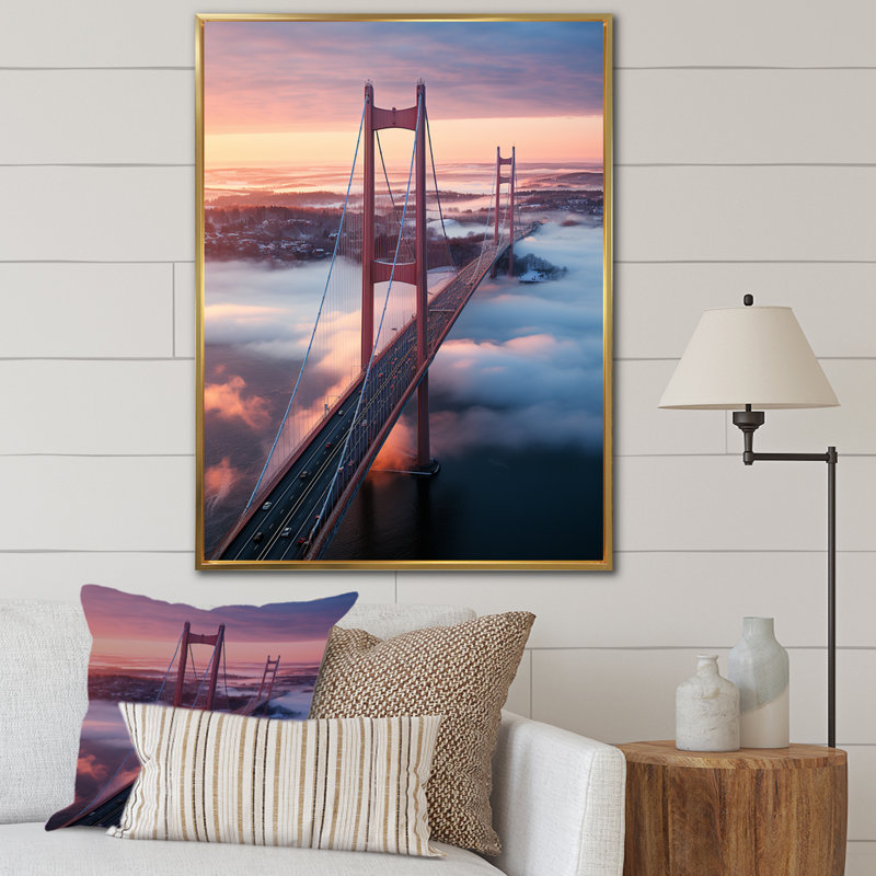 «Blue and Pink Bridge Sunset Views 2», Cadre flottant doré, H 44 po x l 34 po x P 1,5 po