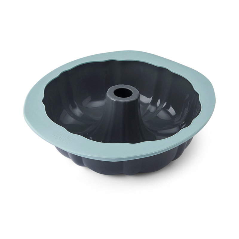 Chicago Metallic Silicone 10-Inch Fluted Cake Pan