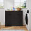 Armoire poubelle noire pour la cuisine, peut contenir 20 gallons, espace et anti-odeurs, avec une finition élégante facile à entretenir, poignées rétro en métal brun