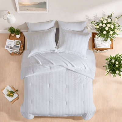 -piece Queen Bedding Set, Striped Polyester With Modern Minimalist Design