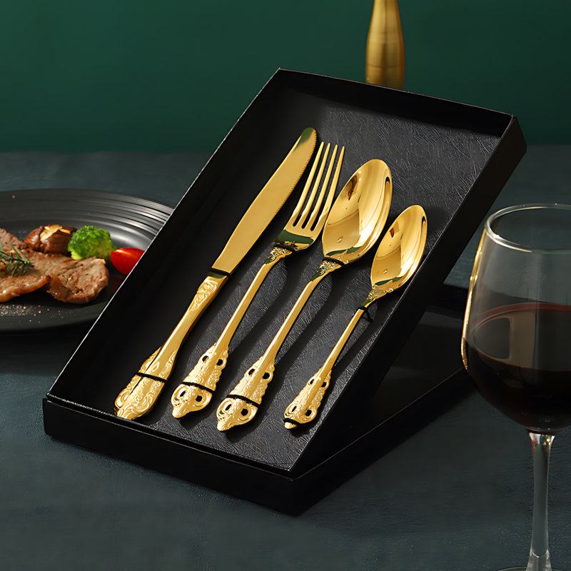 Ensemble de 16 ustensiles de cuisine Royal Embossed European Vintage