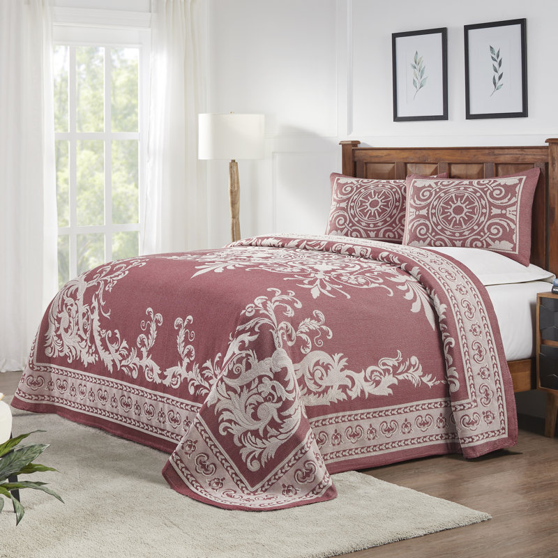 Rio Lightweight Cotton Blend Woven Jacquard Traditional Medallion Bedspread/Coverlet Set, Queen + 2 Shams, Berry Red