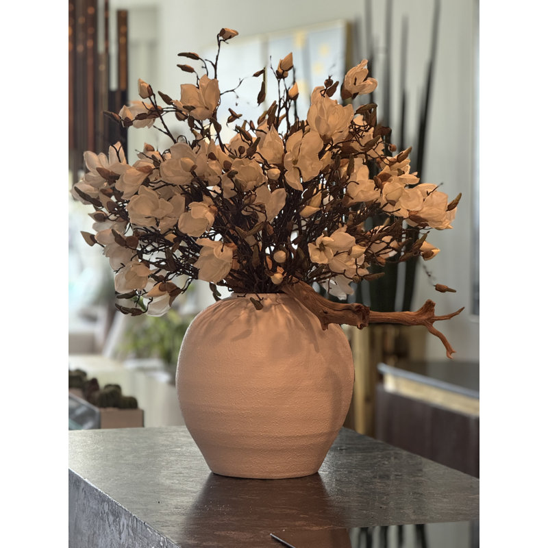 Konos Vase With White Magnolias