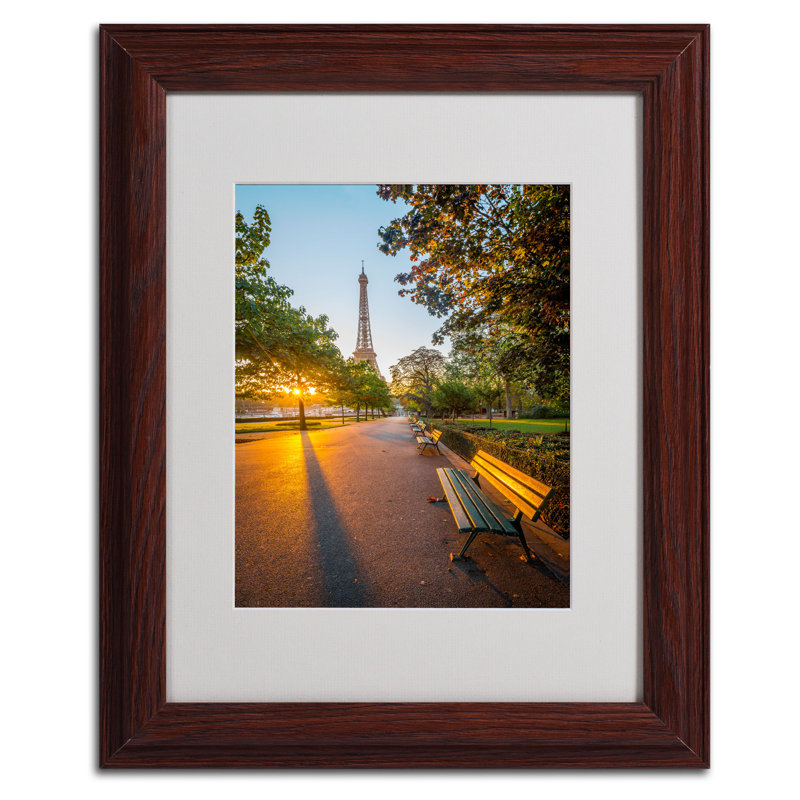 « fou matin light paris », reproduction de photo sur toile encadrée, H 14 po x l 11 po x P 0,5 po, Brun