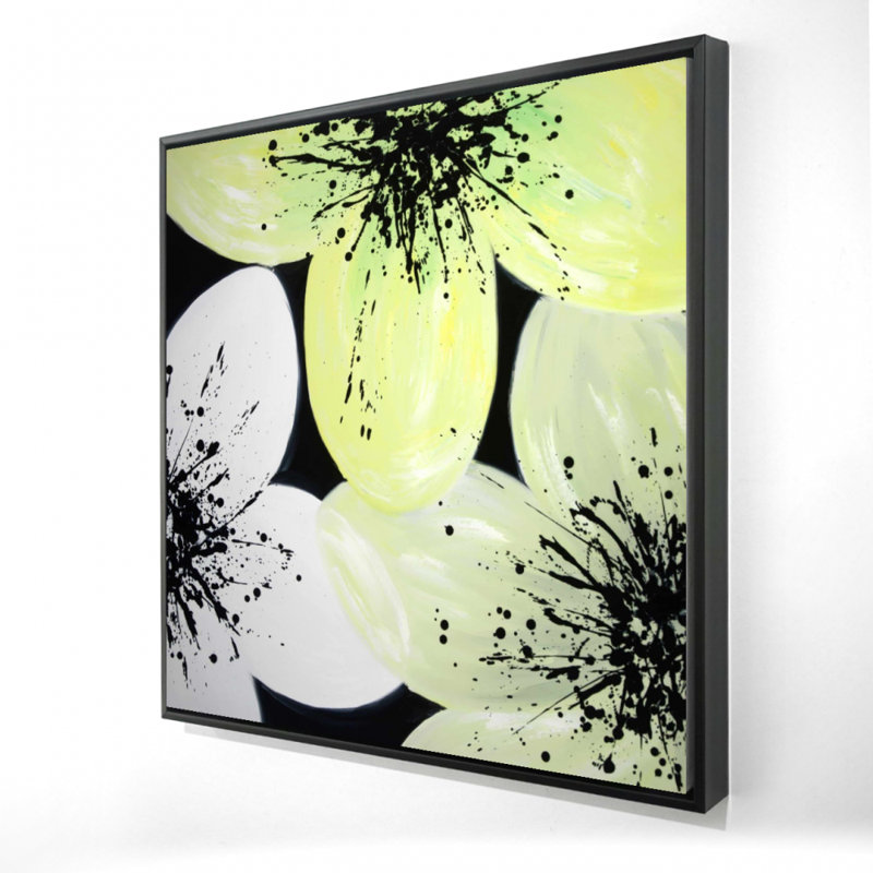 " White & Yellow Petals "