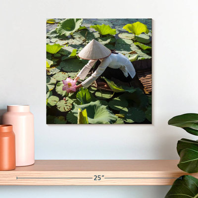 Leisha Vietnam Lotus Picking