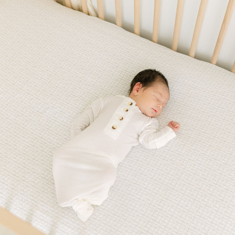 Cove Fitted Crib Sheet (Hashtag)