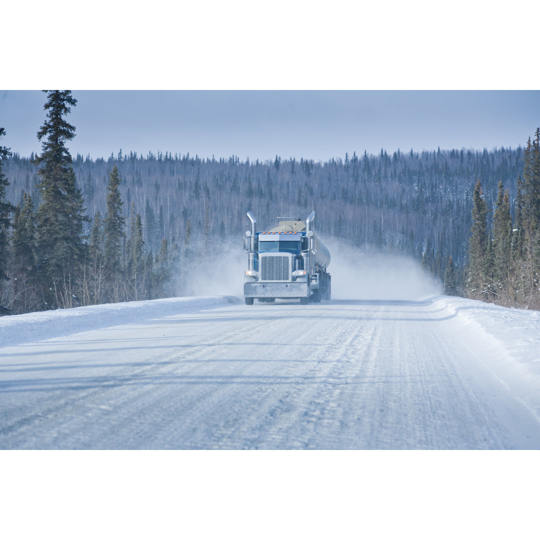 Trucking In The Remote Winter Wilderness von Stanley45 - Kunstdrucke ohne Rahmen auf Leinwand