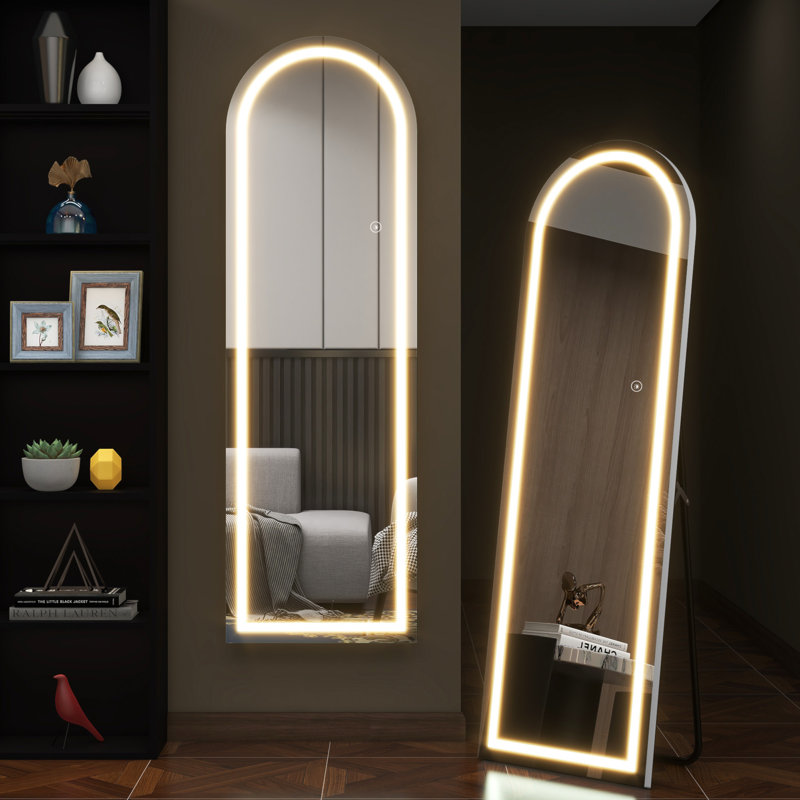 Miroir de salle de bain à DEL arqué à angle droit argenté pleine longueur à DEL avec support en aluminium 63 po x 20 po 1 po pour vestibule de chambre à coucher, salon / vestiaire