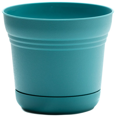 Saturn Traditional Plastic Indoor/Outdoor Round Planter with Saucer