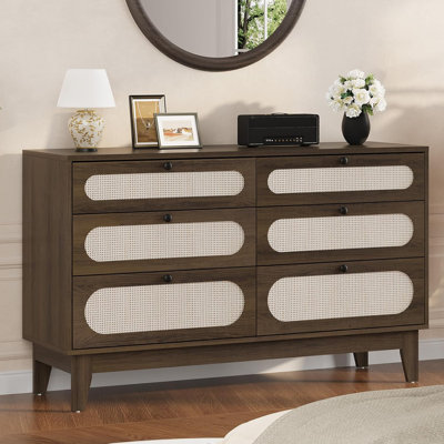 Commode 52,1 po en rotin - 6 tiroirs, station de charge, finition brune