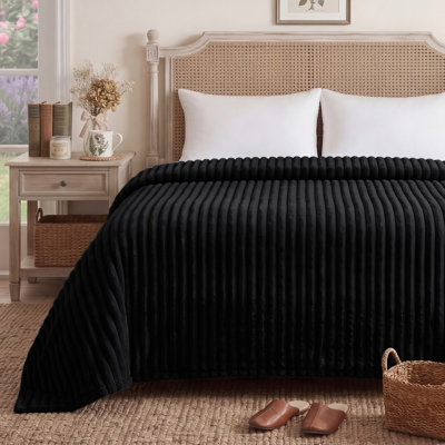 280gsm Bedsure Christmas Blanket with Striped Cute Plush Throw GentleSoft™️90% Flannel Fuzzy Warm Home Decor Winter Gift  