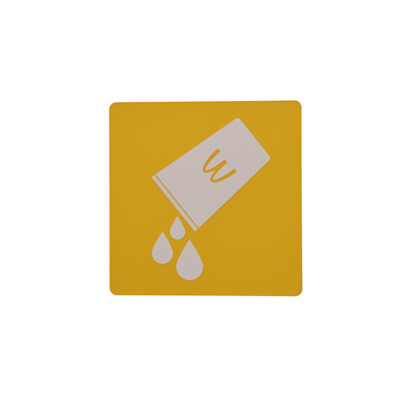 Enseigne de rangement pour liquides jaunes