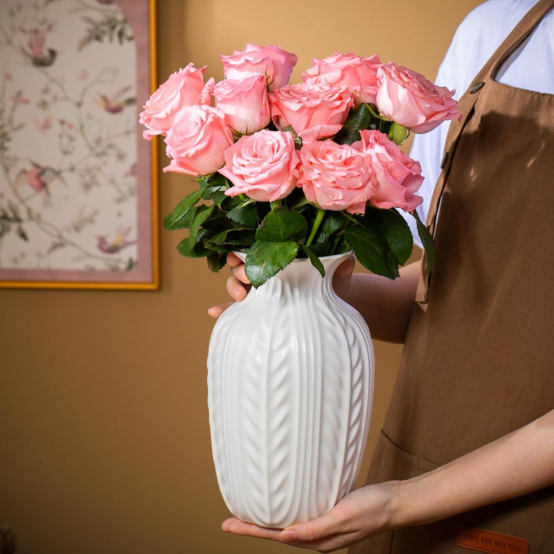 Vase à fleurs en céramique blanche