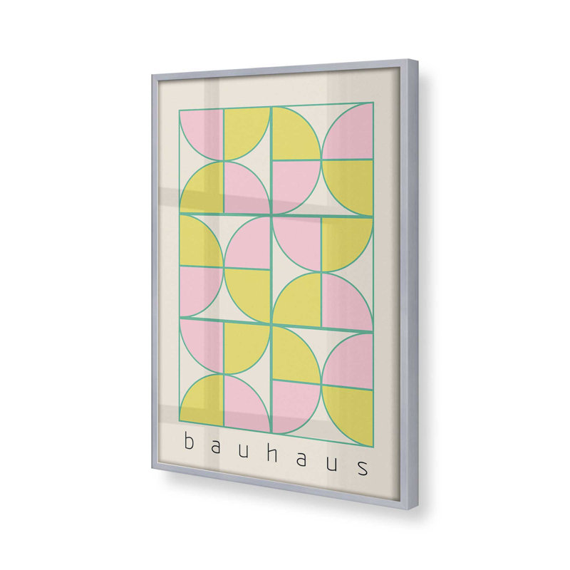 «Bauhaus Pastel Play» par Looks Printables, Papier avec cadre en chrome poli, H 25,25 po x l 19,25 po x P 1,25 po