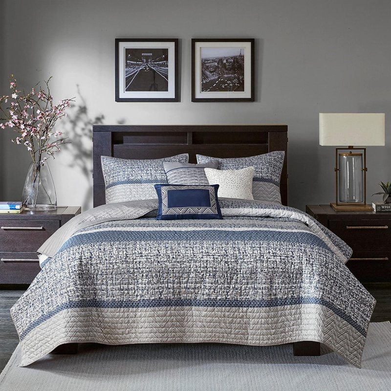 Polyester Jacquard Reversible Quilt Set of 6, King Quilt + 5 Additional Pieces, Navy