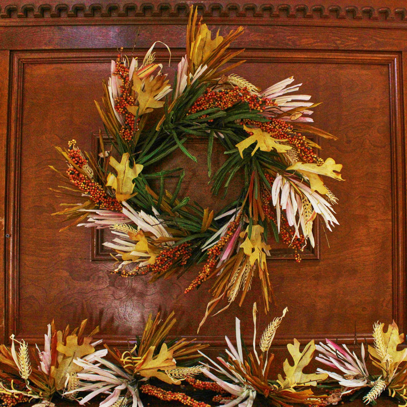 Faux Plastic 28'' Wreath