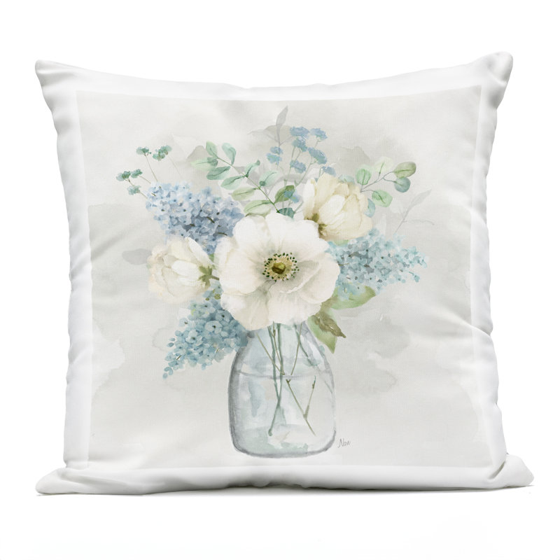 Coussin d'extérieur imprimé Centric Bouquet dans des tons doux, design par Nan