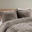 Édredon gris à poil long à poil long très grand / très grand et rembourré avec 2 taies décoratives au design élégant