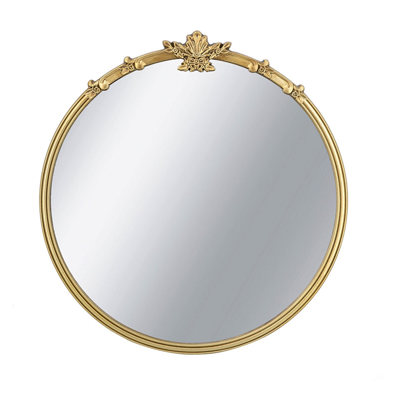 Miroir mural 30 po x 31 po avec finition dorée et écusson décoratif